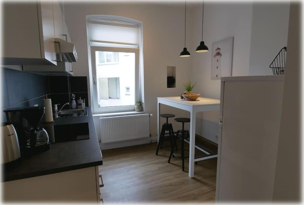 Gemuetlich - 2 Zimmer-Altbau, 24H Check-In Kiel Eksteriør bilde